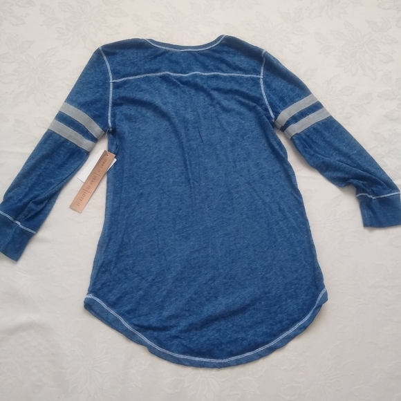 New 🎀 Almost Famous popover long sleeves - Picture 4 of 5